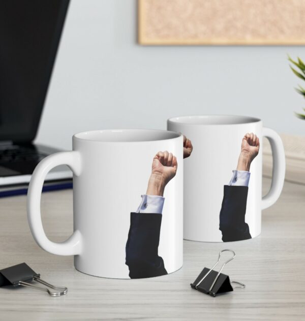 Trump’s Arm FIGHT FIGHT FIGHT Mug Cup