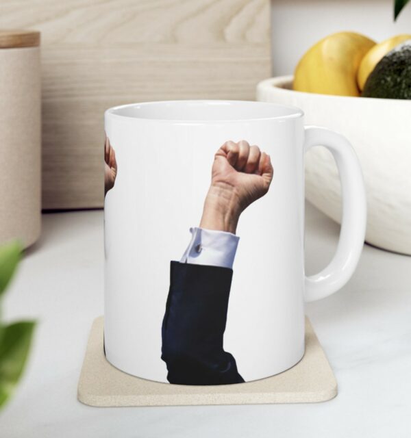 Trump’s Arm FIGHT FIGHT FIGHT Mug Cups