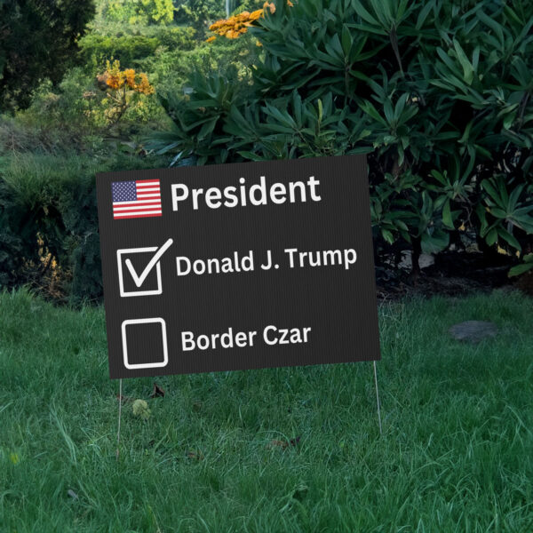 Vote Donald J. Trump Plastic Yard Sign