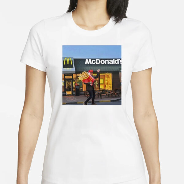 Trump holding McDonald’s french fries shirt1